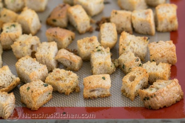 Easy Crunchy Garlic Croutons-9