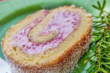 This raspberry roulade even easier than making the full cake - and the raspberry frosting; SCRUMPTIOUS!! The base is a Russian sponge cake called biskvit.