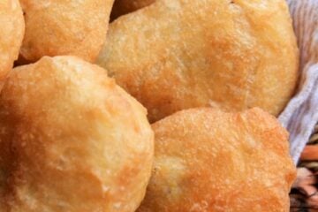 Serve these meat piroshki by themselves or pair them with that awesome garlic dip you might recall from the potato piroshki. The flavor is fantastic!