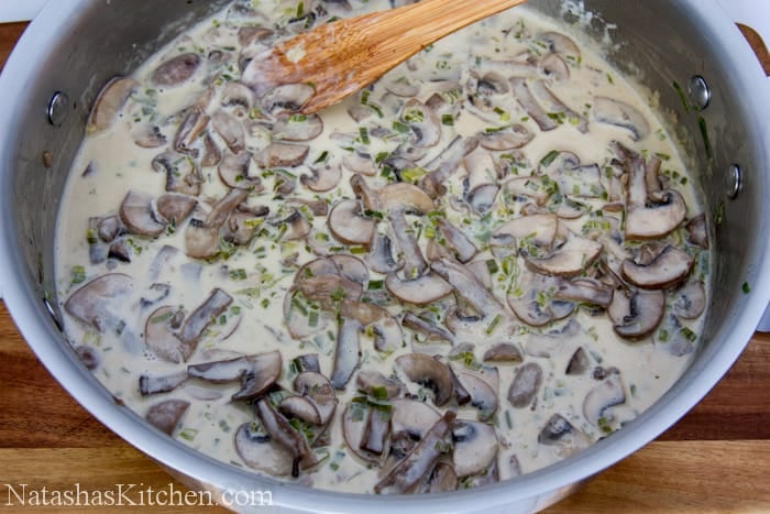 Chicken with Mushroom White Wine Cream Sauce