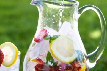 Drinking naturally flavored detox water is the healthy way to get you drinking more water! Detox water is so refreshing. Your waistline will thank you!