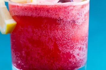 Best Cherry Lemonade! Combining club soda, cherry syrup and ice creates incredible fizz. Seriously, don't take your eye off this sparkling cherry lemonade! | natashaskitchen.com