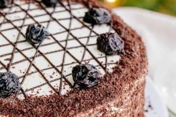 This prune honey cake rose beautifully and was stunningly tall. The layers are fluffy, moist, creamy, and studded with sweet prunes.