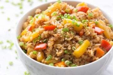 Pineapple Fried Rice: a quick and easy lunch. Great way to use your leftover rice! @natashaskitchen