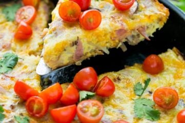 This cheesy breakfast casserole ( a one pan breakfast) is a great choice for breakfast or brunch. A family friendly breakfast casserole.
