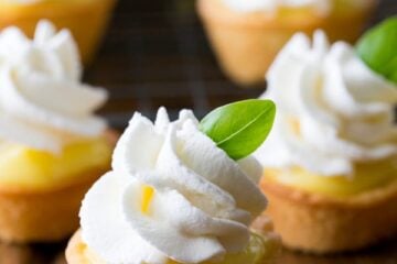 The lemon curd pairs perfectly with the crumbly soft cookie and lightly sweetened cream. Great party dessert! @natashaskitchen