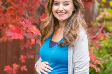 Fall pregnancy photo shoot from @natashaskitchen