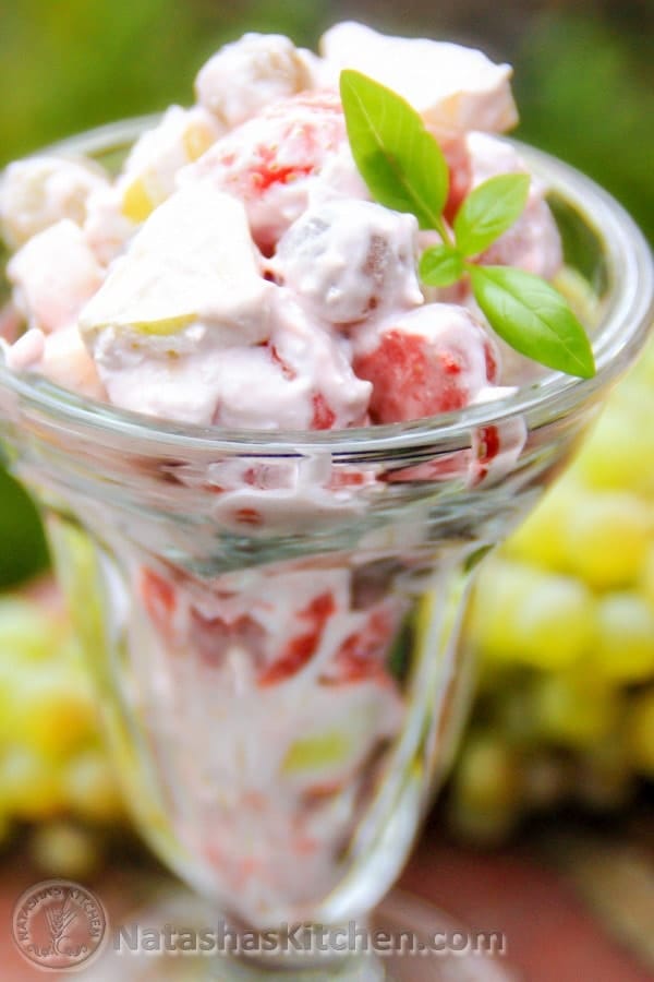 fruit salads with yogurt