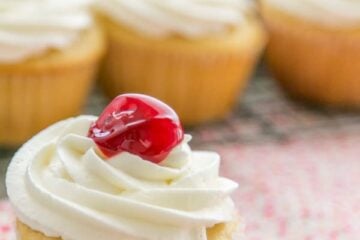 The cherry surprise in these Honey Cupcakes makes me ridiculously happy. This recipe yields 24 cupcakes. The softest honey cupcakes!