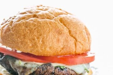 Spinach and Havarti Stuffed Portabello Mushrooms. The spinach softens under the melted cheese. Wow! Perfect as vegetarian sandwiches! | natashaskitchen.com