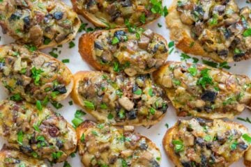 Cheesy bacon mushroom sandwich melts with make-ahead option! Mushrooms, cheese and bacon are a winning combination. These mushroom melts fly of the plate! | natashaskitchen.com