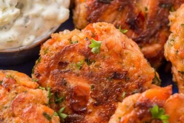 Salmon patties served with tartar sauce