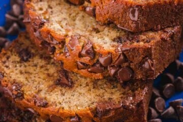 Chocolate Chip Banana Bread is wonderfully moist and loaded with ripe bananas and melty morsels of chocolate chips. This banana chocolate chip bread is a real treat. #chocolatechipbananabread #chocolatebananabread #bananabread #bananas #chocolatechips #dessert