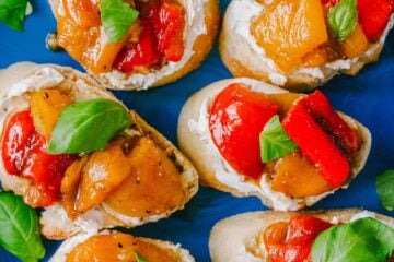 Roasted Pepper Bruschetta appetizers