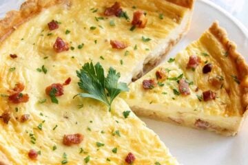Quiche lorraine recipe on serving platter