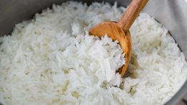 How to cook white rice in a saucepan on the stove