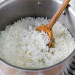 How to cook white rice in a saucepan on the stove