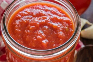 Homemade Red Sauce for Pizza in mason jar