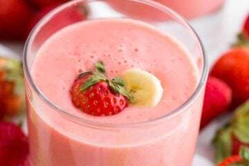 Strawberry Smoothies garnished with strawberry and banana