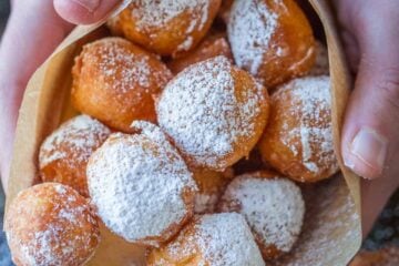 Zeppole donuts with powdered sugar