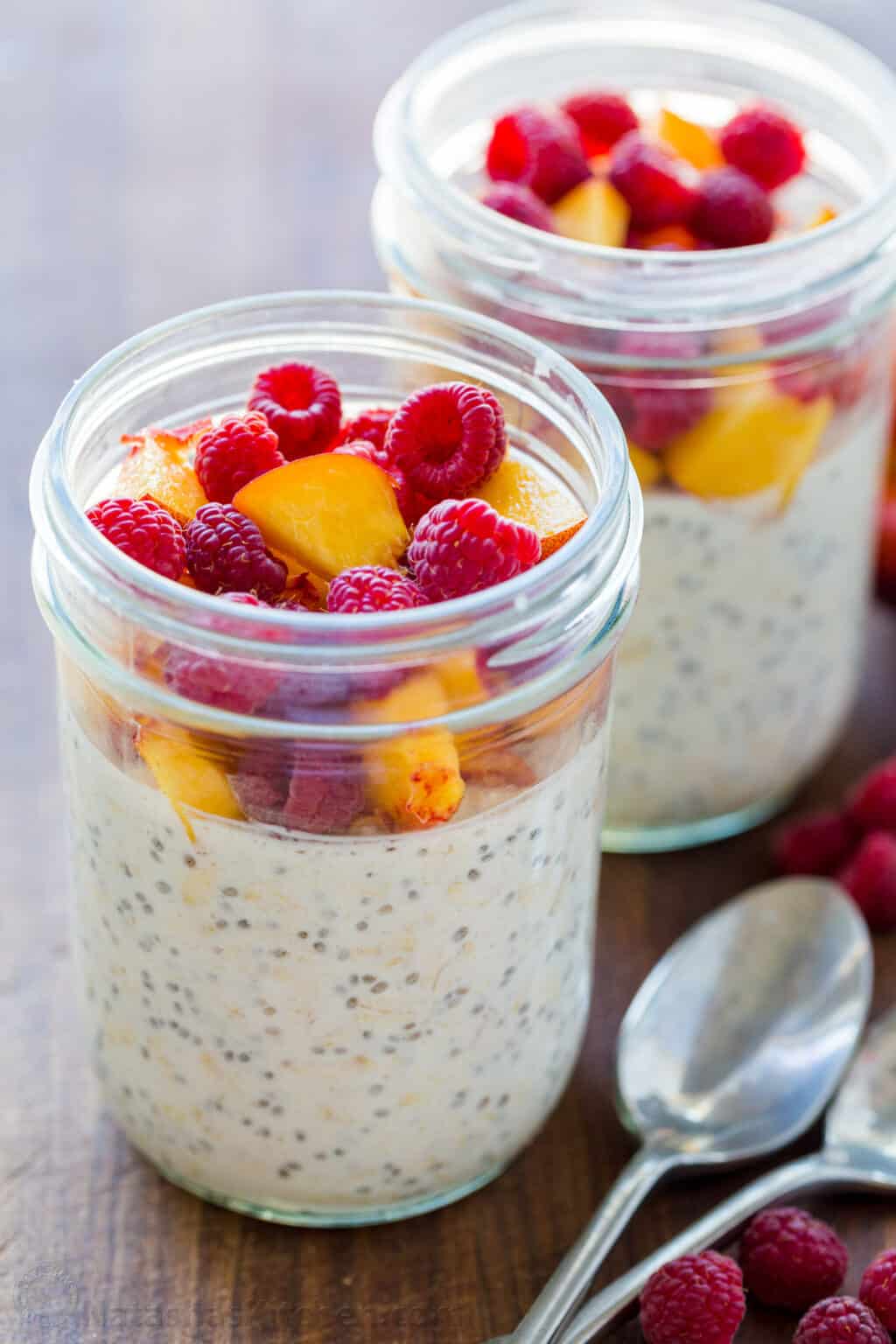  Easy Overnight Oats Recipe (VIDEO) - NatashasKitchen.com