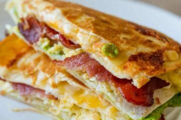 Breakfast tortilla wrap fold