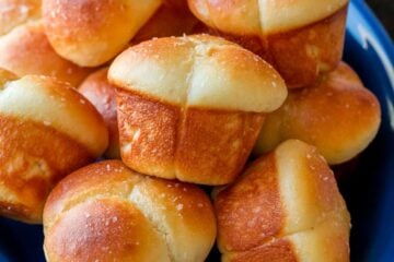 Cloverleaf Dinner Rolls on blue platter