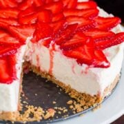 no bake cheesecake with strawberries on top