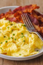 How to Make Scrambled Eggs (VIDEO) - NatashasKitchen.com