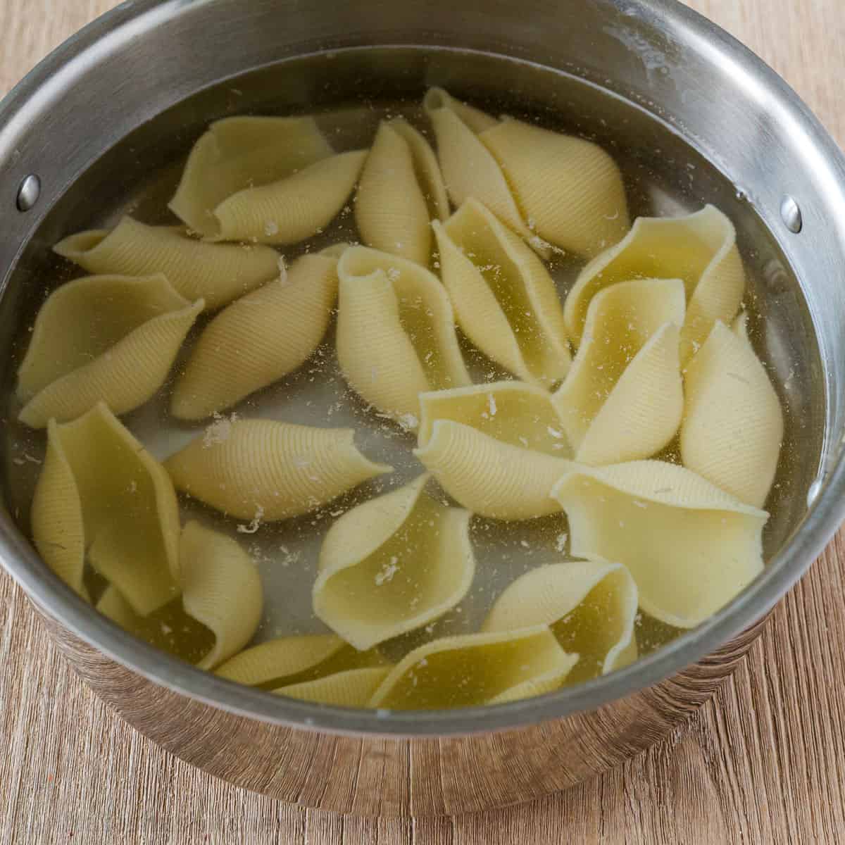 How to cook jumbo pasta shells in salted water
