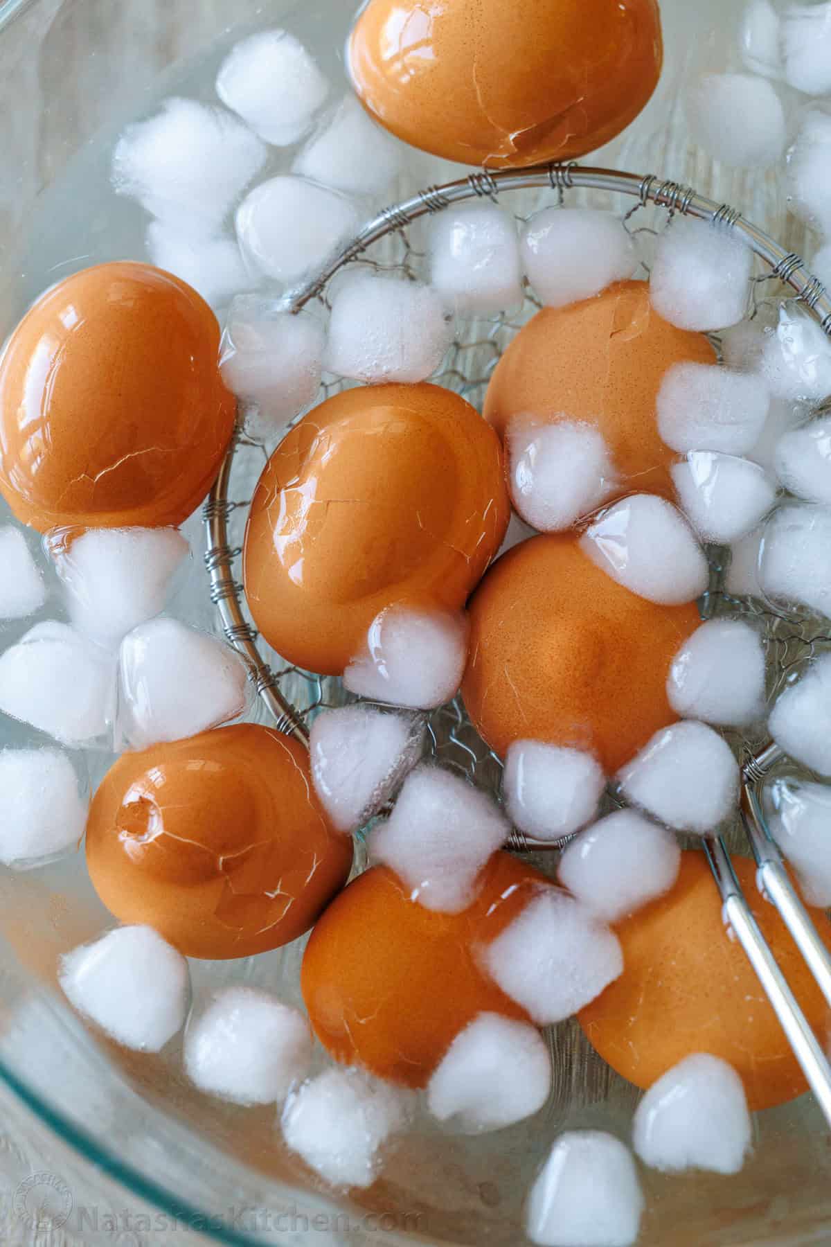 how to peel a hard boiled egg by cooling with ice water